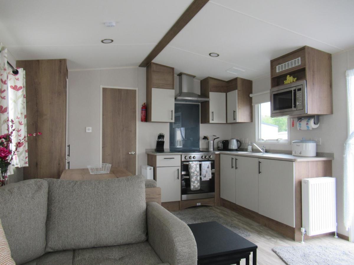 Chichester Lakeside Self-Catering Holiday Home מראה חיצוני תמונה