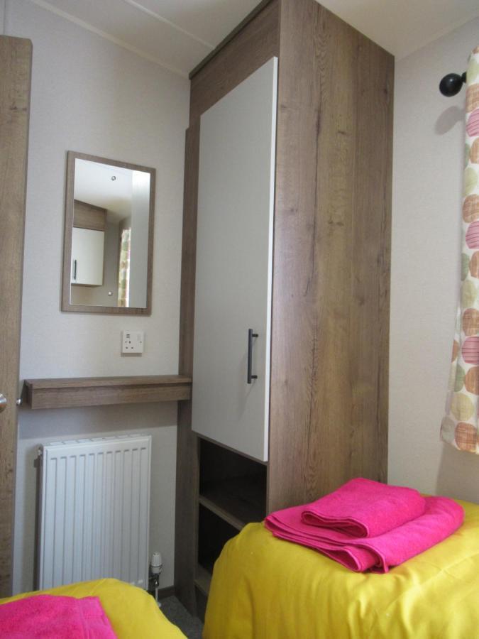 Chichester Lakeside Self-Catering Holiday Home מראה חיצוני תמונה